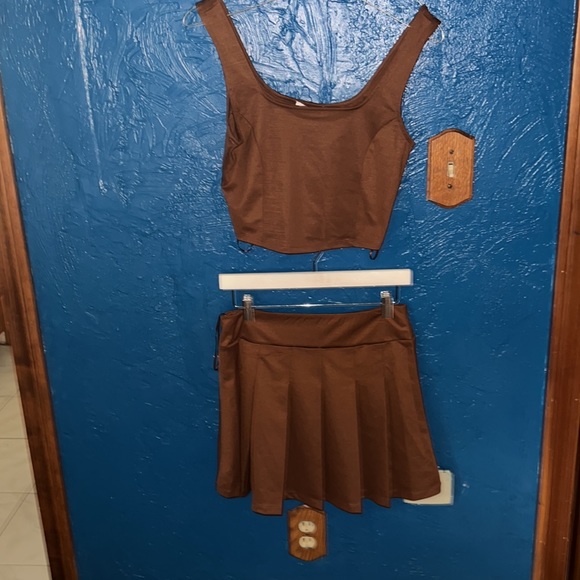 Two piece - Picture 3 of 6